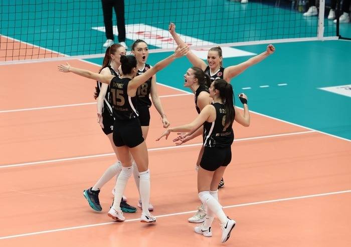 Zehra Güneş ve arkadaşları yere bir uzandı tribünlerde kimse yerinden ayrılamadı 5